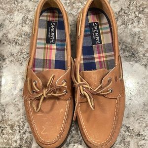 Brand new in box Sperry Sahara size 9.
